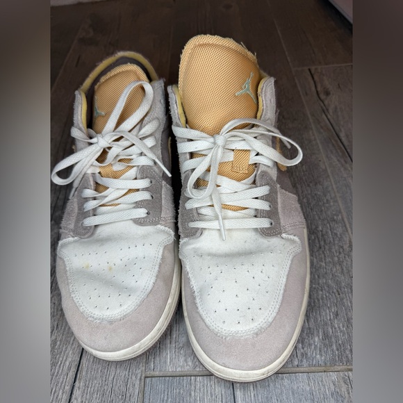 Jordan Low SE Craft - Picture 3 of 5